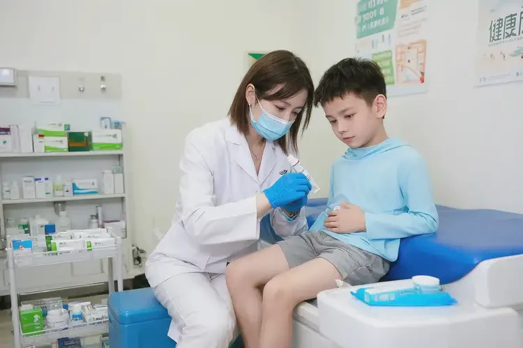 少兒肚子上偶爾起濕疹可以治好嗎(圖3)