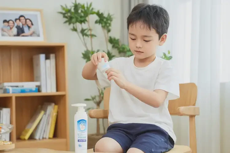 小學(xué)生屁股上偶爾起濕疹可不可以根治(圖2)