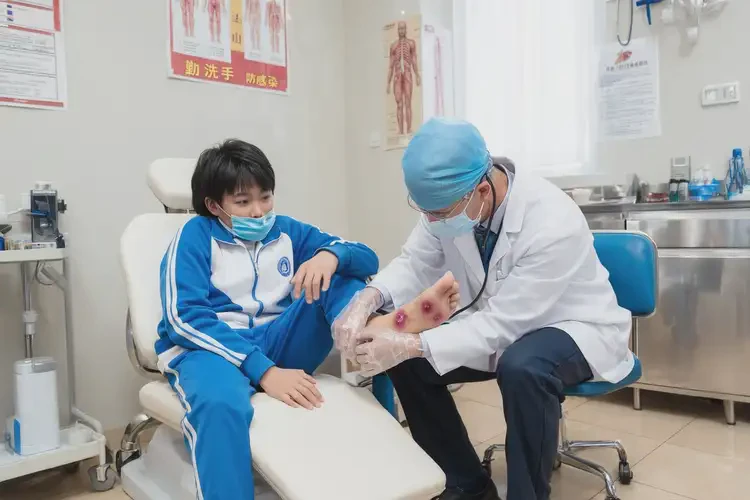 中學(xué)生大腿經(jīng)常起濕疹可不可以根治(圖2)