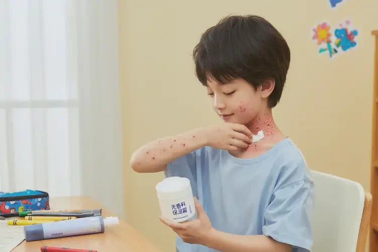 少兒脖子上容易長濕疹可以徹底自愈嗎(圖3)