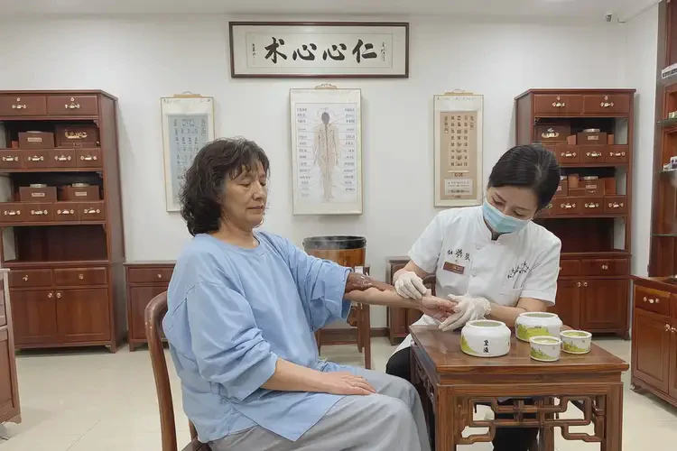 女性全身出濕疹可以治好嗎(圖2)