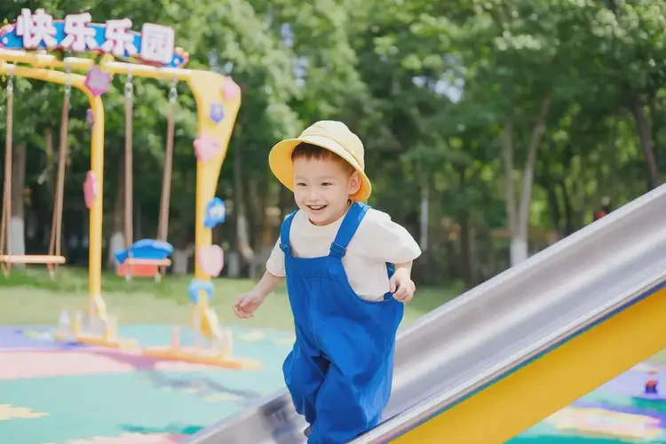 小兒全身容易長(zhǎng)濕疹可以治好嗎(圖1)