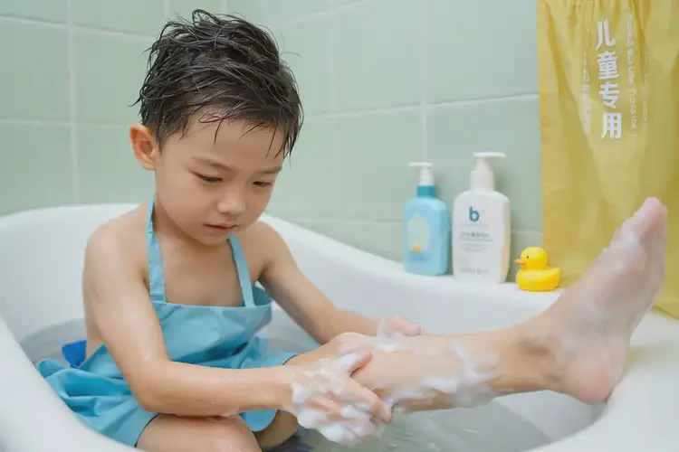 小孩小腿起湿疹可以治好吗(图1)