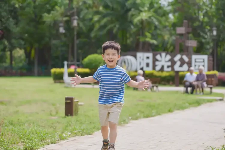 少兒脖子容易起濕疹可不可以根治(圖1)