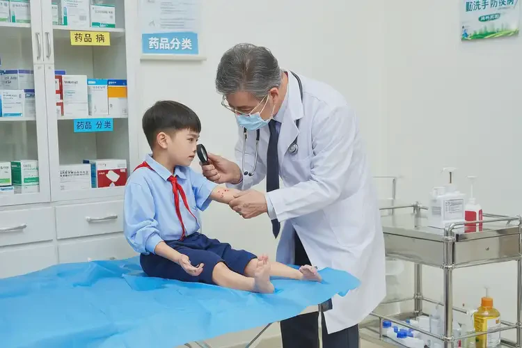 小學(xué)生四肢出濕疹可不可以根治(圖2)