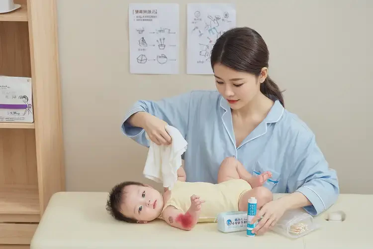 嬰幼兒手臂容易起濕疹可以治好嗎(圖3)