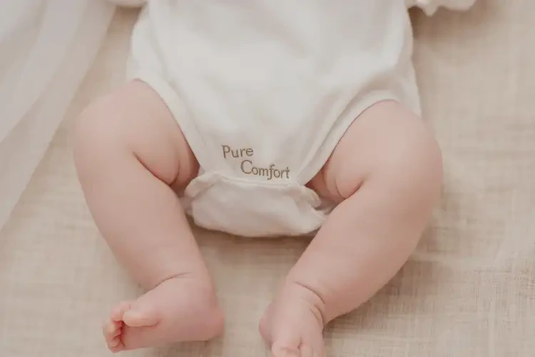 寶寶小腿容易起濕疹可以治好嗎(圖2)