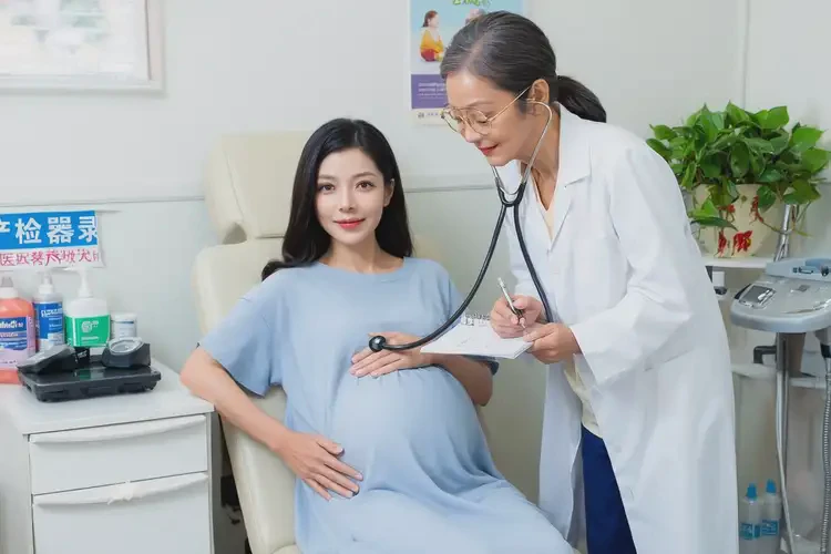 孕妇肚子上偶尔起湿疹不管它会自己自愈吗(图1)