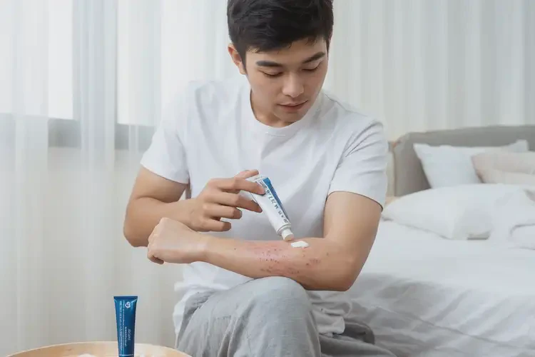 青年人大腿經(jīng)常起濕疹可不可以根治(圖3)