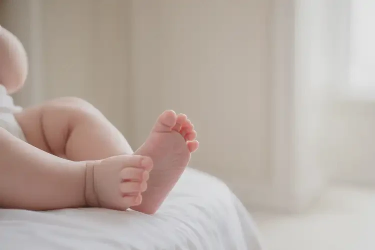 寶寶腳上容易起濕疹可以徹底自愈嗎(圖2)