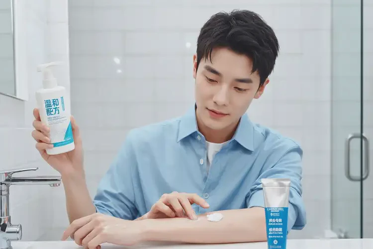 男生脖子起濕疹不管它會自己痊愈嗎(圖2)