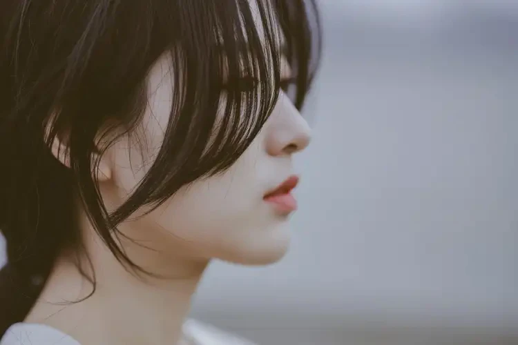 女性臉上容易長濕疹可以治好嗎(圖2)