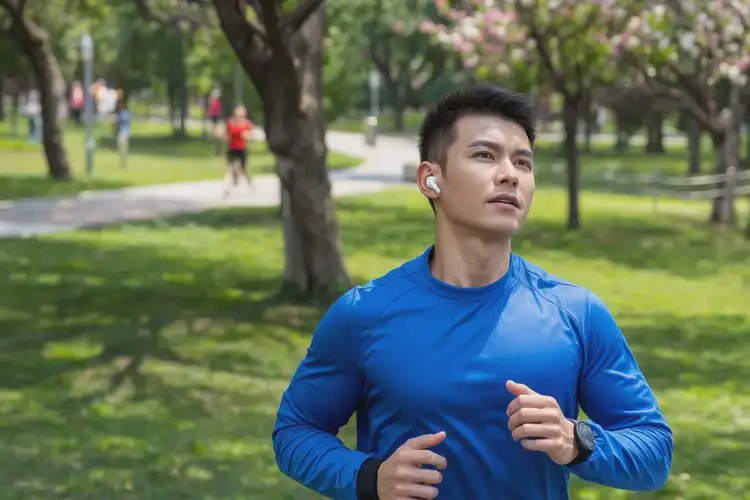 女生面部經(jīng)常起濕疹可不可以根治(圖1)