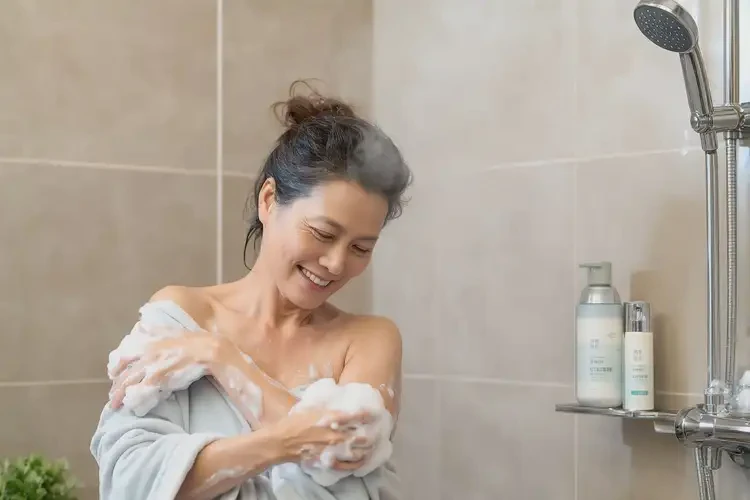 哺乳期媽媽小腿容易長濕疹不管它會自己好嗎(圖1)