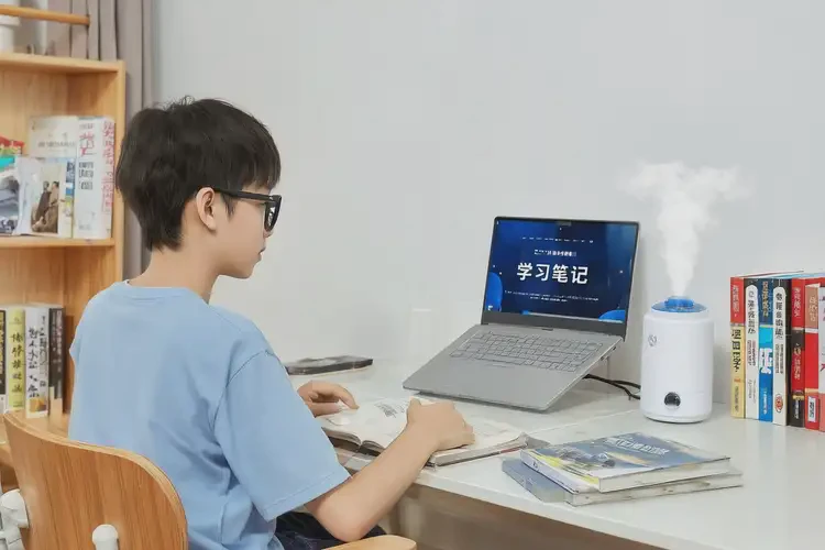 大學(xué)生身上容易長濕疹可以徹底自愈嗎(圖2)