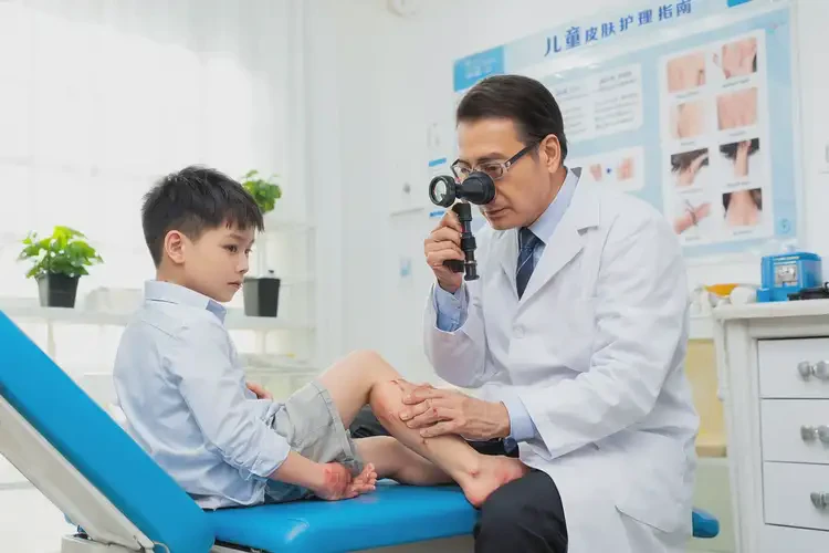 小兒小腿上容易長(zhǎng)濕疹可以治好嗎(圖3)