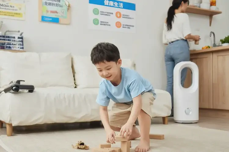 少兒手臂出現(xiàn)濕疹可以徹底自愈嗎(圖1)