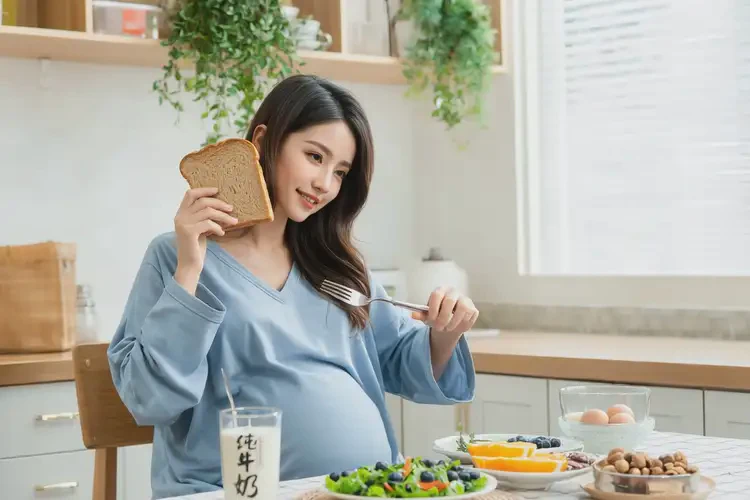 孕婦大腿上出現(xiàn)濕疹能靠自己自愈嗎(圖1)