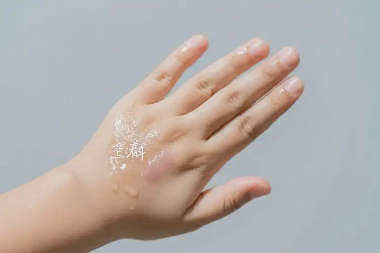 小兒手上容易起濕疹可以治好嗎(圖1)