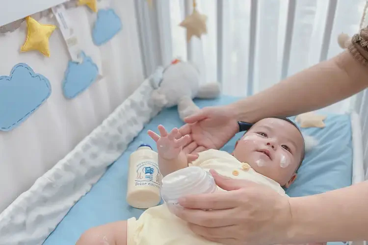 寶寶屁股上偶爾長濕疹可以治好嗎(圖1)