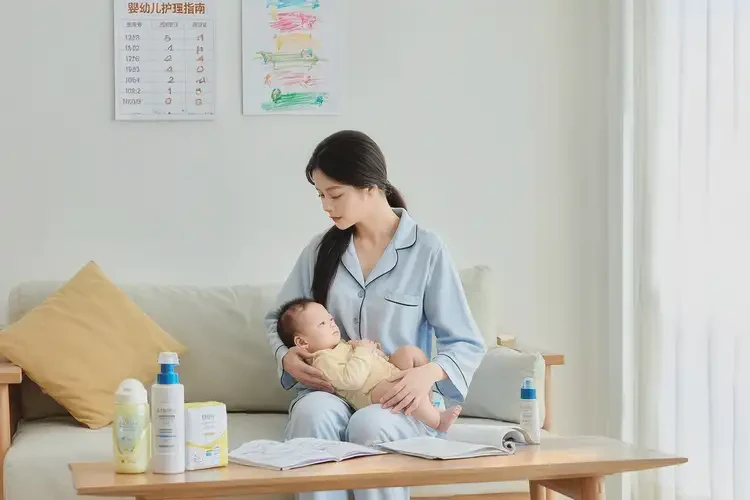 嬰幼兒手臂容易起濕疹可以治好嗎(圖1)