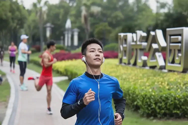 青少年大腿上容易起濕疹可不可以根治(圖1)