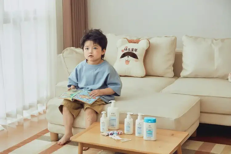 少兒脖子上出現(xiàn)濕疹可以治好嗎(圖1)