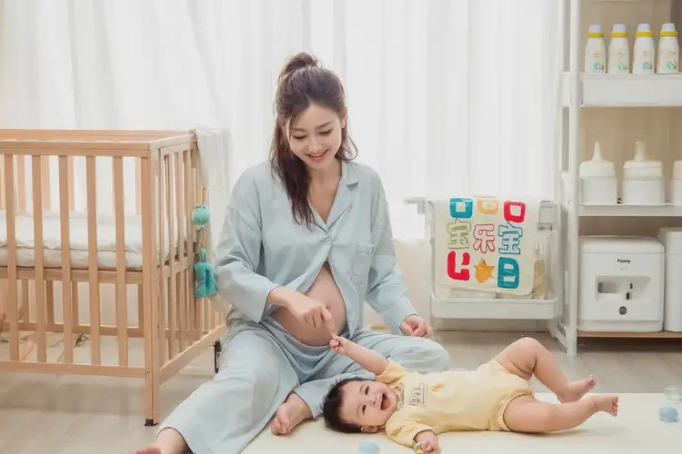 哺乳期媽媽面部經(jīng)常長濕疹可不可以根治(圖1)