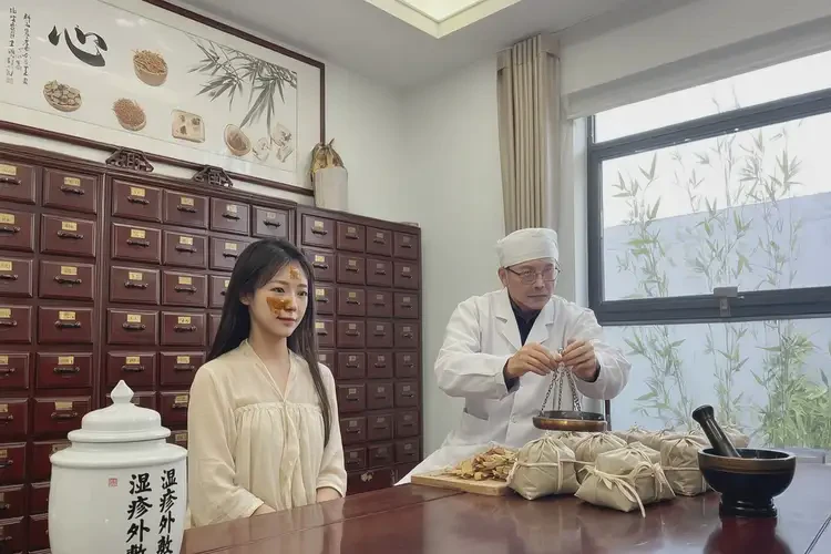 女性臉上起濕疹可以治好嗎(圖2)