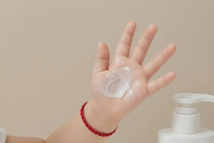 小孩手上經(jīng)常起濕疹能徹底自愈嗎(圖3)