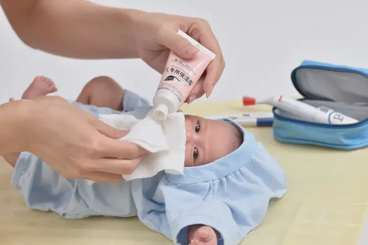 新生兒脖子容易長(zhǎng)濕疹可不可以根治(圖4)