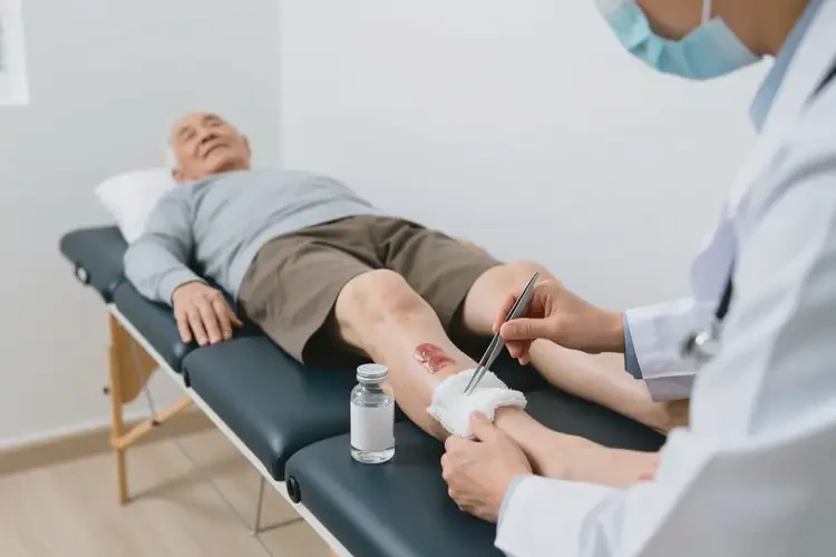 高齡老人小腿容易起濕疹可不可以根治(圖3)