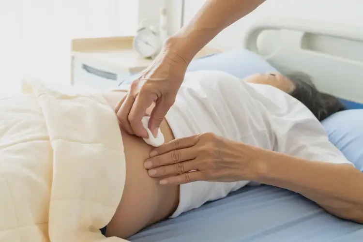 高齡老人屁股上容易長(zhǎng)濕疹可不可以根治(圖1)