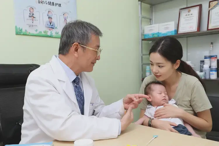 嬰幼兒脖子上有濕疹可以治好嗎(圖2)