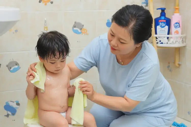 少儿身上有湿疹可以治好吗(图3)