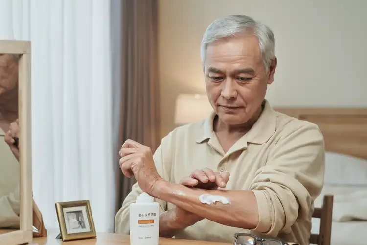 老人身上出濕疹可以治好嗎(圖2)