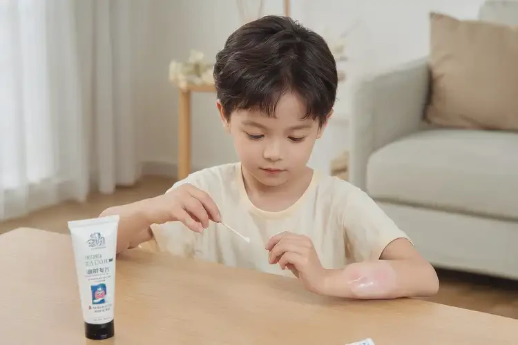 小孩腳上經(jīng)常起濕疹能靠自己自愈嗎(圖2)