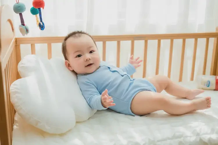 嬰兒大腿上經(jīng)常起濕疹可以治好嗎(圖1)