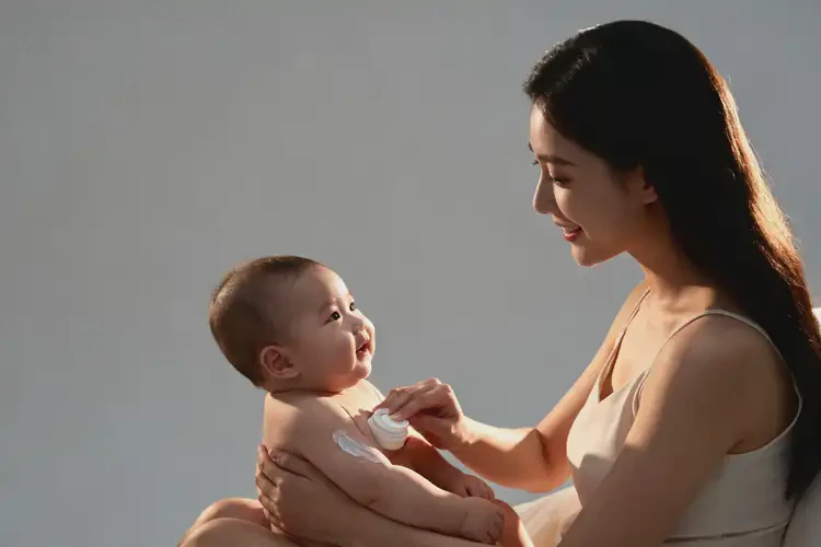 婴儿全身偶尔起湿疹可以治好吗(图3)