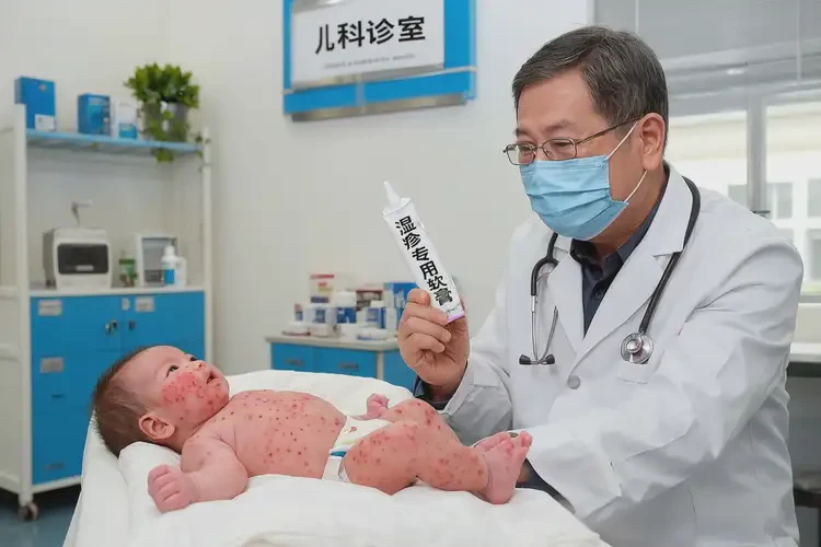 嬰兒四肢出濕疹可以治好嗎(圖2)