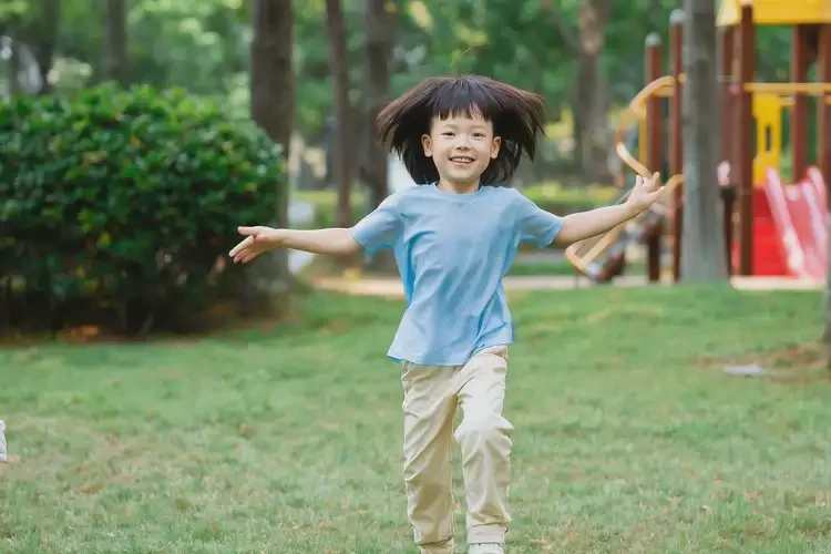 小學(xué)生屁股容易起濕疹不管它會自己自愈嗎(圖1)