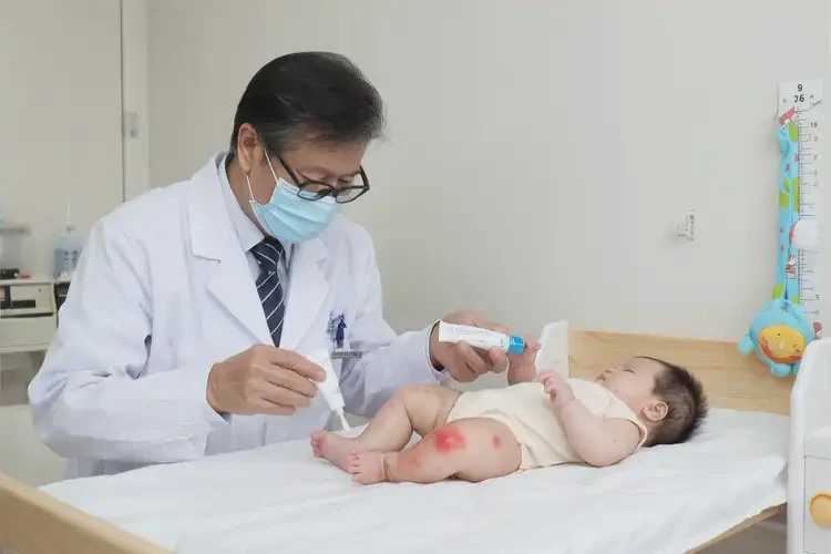 寶寶大腿出濕疹可以治好嗎(圖3)
