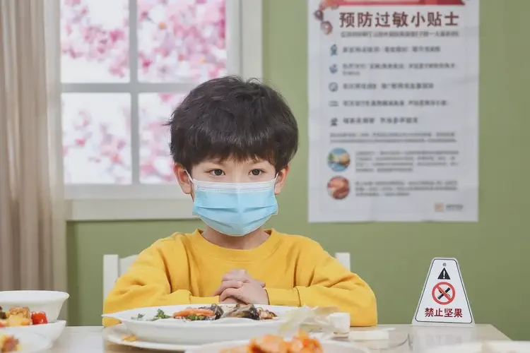 小兒手上經(jīng)常起濕疹不管它會(huì)自己自愈嗎(圖1)