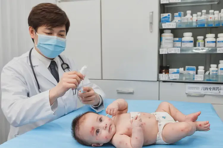 寶寶脖子上出濕疹可以治好嗎(圖2)