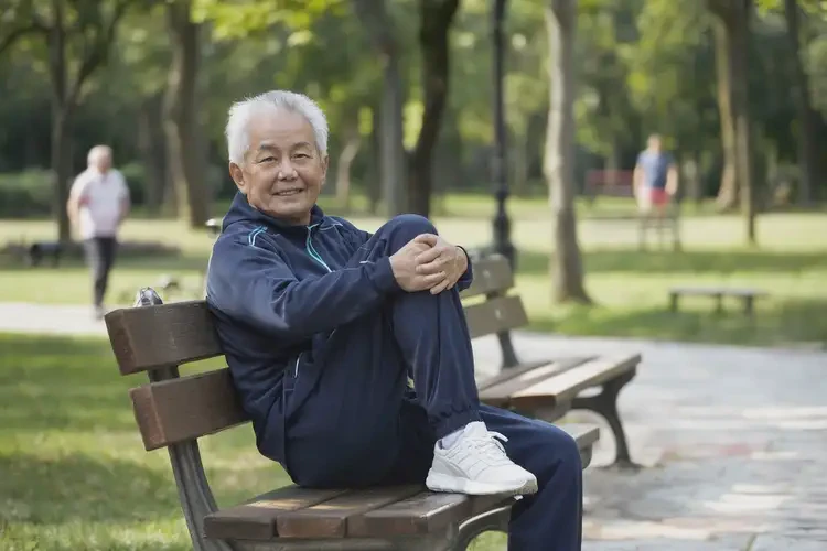 老年人大腿经常长湿疹可以治好吗(图2)