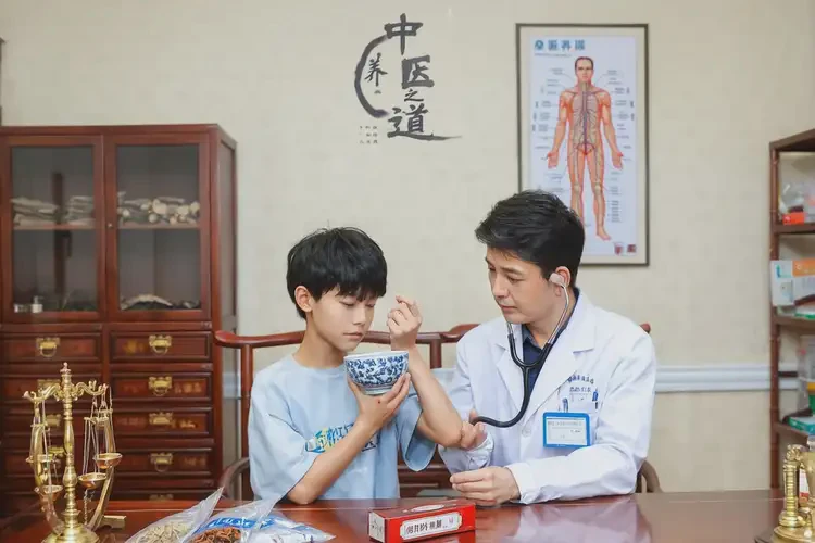 大學(xué)生面部出濕疹可以治好嗎(圖1)