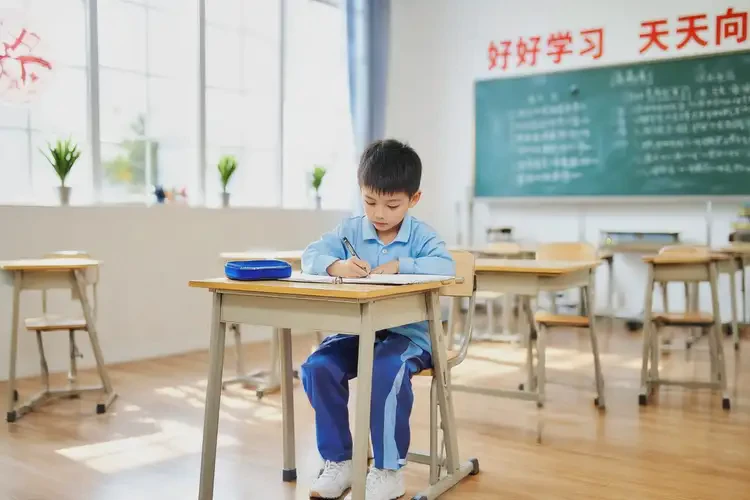 小學(xué)生屁股容易長濕疹不管它會(huì)自己自愈嗎(圖2)