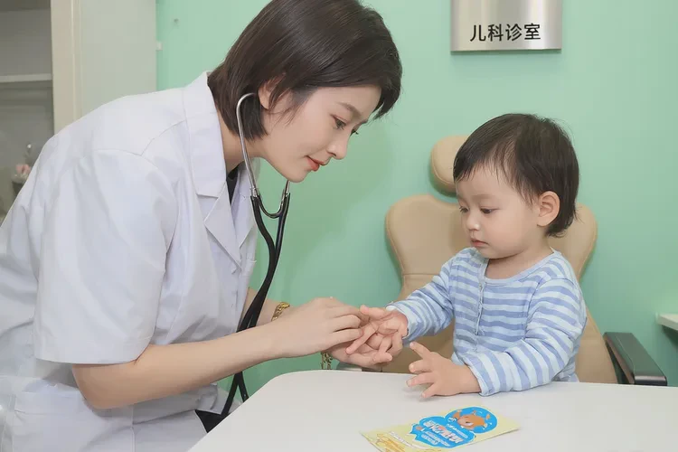 婴幼儿手上起湿疹可以治愈吗(图2)