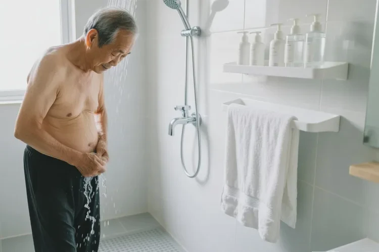 老年人肚子容易起濕疹可以治愈嗎(圖2)