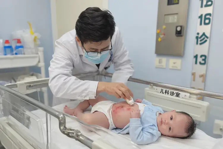 寶寶肚子上出濕疹可以治好嗎(圖3)